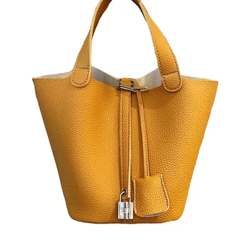 Litchi Pattern Leather Mini Totes Bags Women Bucket Bag with Zipper Small Pouches Lock Clasp Designer Lady Handbag for Female
Litchi Pattern Leather Mini Totes Bags Women Bucket Bag with Zipper Small Pouches Lock Clasp Designer Lady Handbag for Female