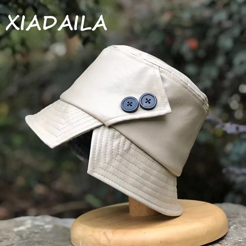 Spring and autumn women's basin cap PU leather button fisherman's hat leather autumn and winter Japanese Korean hat
Spring and autumn women's basin cap PU leather button fisherman's hat leather autumn and winter Japanese Korean hat