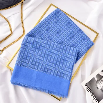 2020new foreign trade export scarf spring thin solid colorPlaid geometric shawl four season commuter cotton hemp lady silk scarf
2020new foreign trade export scarf spring thin solid colorPlaid geometric shawl four season commuter cotton hemp lady silk scarf