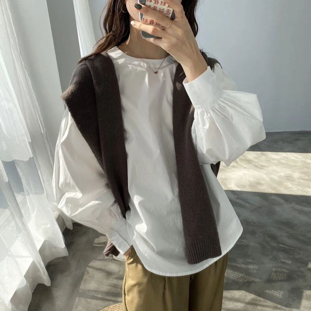 Loose White Women Blouse Shirts 2020 Spring Lantern Sleeve Stand Collar Tops Shirts Korean Janpanese Casual Femme Blouse Shirts
Loose White Women Blouse Shirts 2020 Spring Lantern Sleeve Stand Collar Tops Shirts Korean Janpanese Casual Femme Blouse Shirts