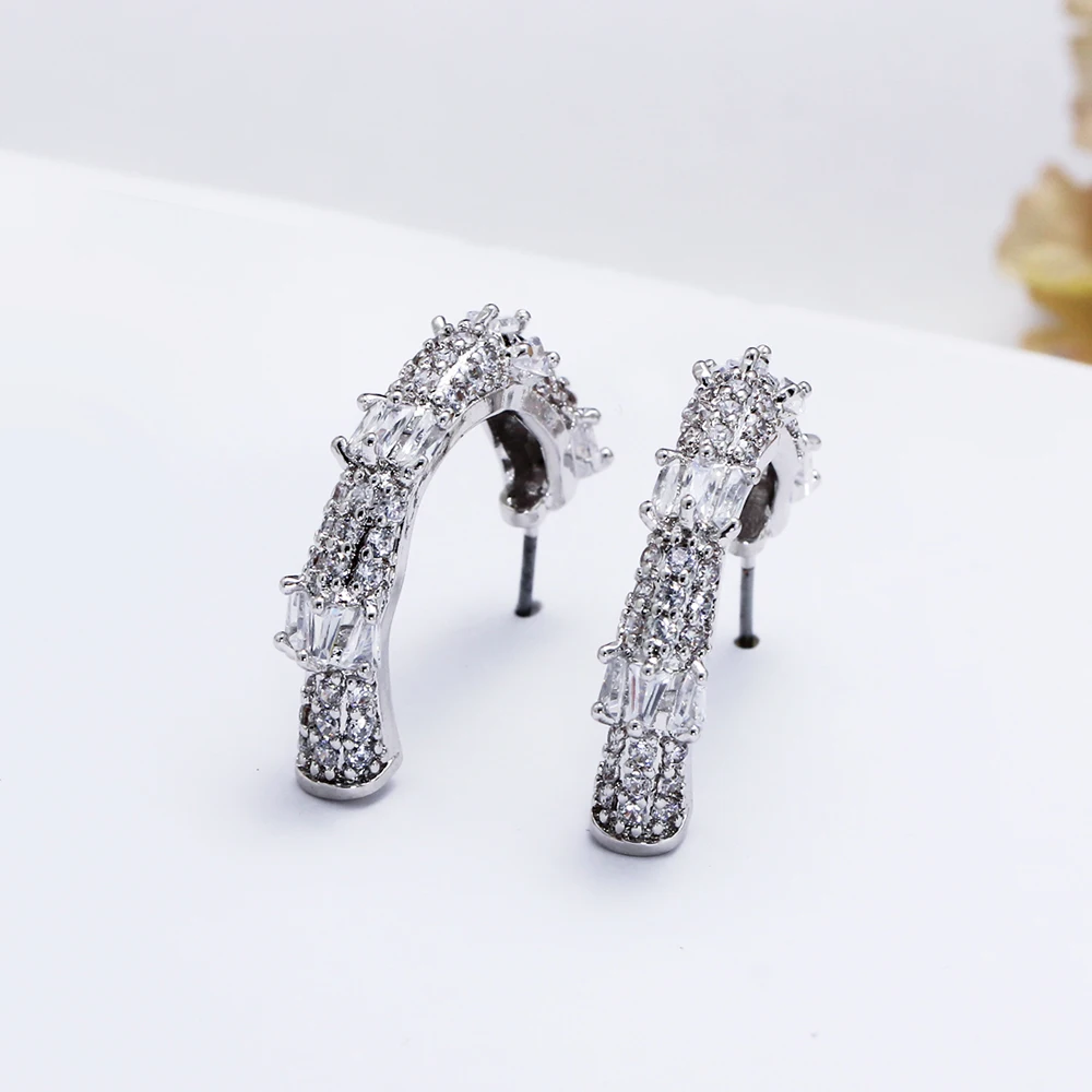 Hoop earrings (4)