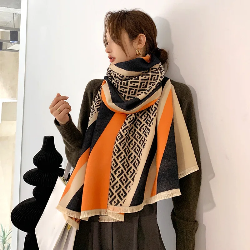 Autumn and winter lady Popular letter Color matching cashmere Scarf Korean style fashion two-sided keep warm tassels wool Shawls
Autumn and winter lady Popular letter Color matching cashmere Scarf Korean style fashion two-sided keep warm tassels wool Shawls