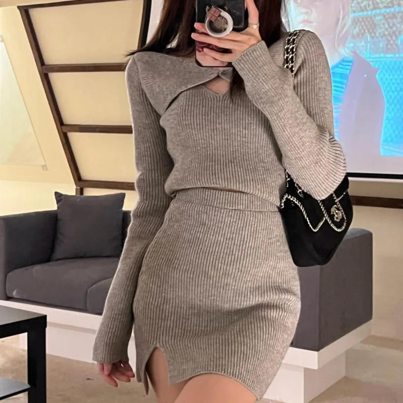2022 New Spring Fall Knitted 2 Piece Set Women Sexy Sweater Crop Top + Bodycon Skirts Sets Girls Fashion Casual Two Suits |