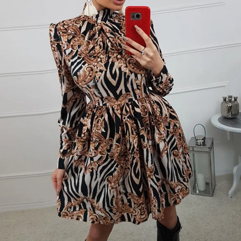 2019 Autumn Fall New Vintage Palace Retro Turtleneck Long Sleeve High Waist Pleated Fashion Floral Printed Fall Short Midi Dress 
2019 Autumn Fall New Vintage Palace Retro Turtleneck Long Sleeve High Waist Pleated Fashion Floral Printed Fall Short Midi Dress