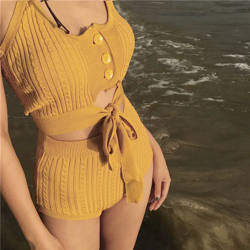 CHIC-Buckle Bandage Cloth Halter with Chest Pad Bathing Suit Swimming Trunks Case
CHIC-Buckle Bandage Cloth Halter with Chest Pad Bathing Suit Swimming Trunks Case