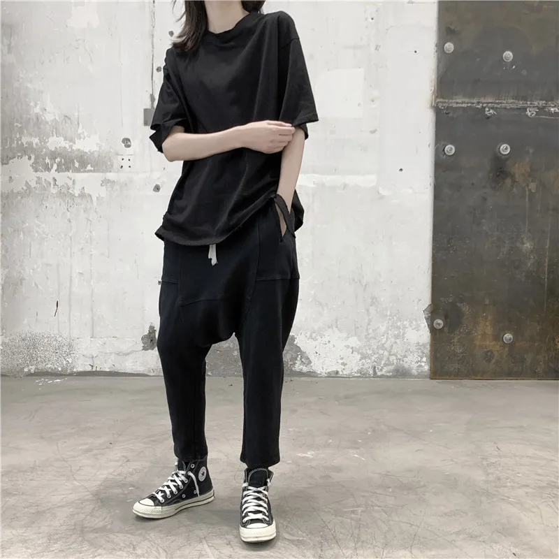 2020SS Japan Style Women Harem Pants Ankle Length Solid Gothic Streetwear Dark Girl Trousers Hip Hop Fashion Female Cross Pants
2020SS Japan Style Women Harem Pants Ankle Length Solid Gothic Streetwear Dark Girl Trousers Hip Hop Fashion Female Cross Pants