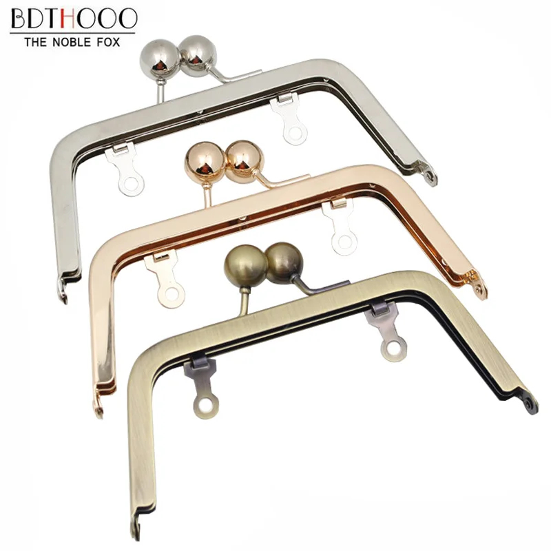 10pcs/Set 14cm New Screw Purse Frame for bag Metal Kiss Clasp Lock Handles Women Shoulder Bags Frame Accessories
10pcs/Set 14cm New Screw Purse Frame for bag Metal Kiss Clasp Lock Handles Women Shoulder Bags Frame Accessories