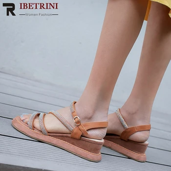 RIBETRINI 2020 Ins Trendy Rhinestone Shoes Women Natural Genuine Leather Suede Sandals 2020 Summer Wedges Sandals 
RIBETRINI 2020 Ins Trendy Rhinestone Shoes Women Natural Genuine Leather Suede Sandals 2020 Summer Wedges Sandals