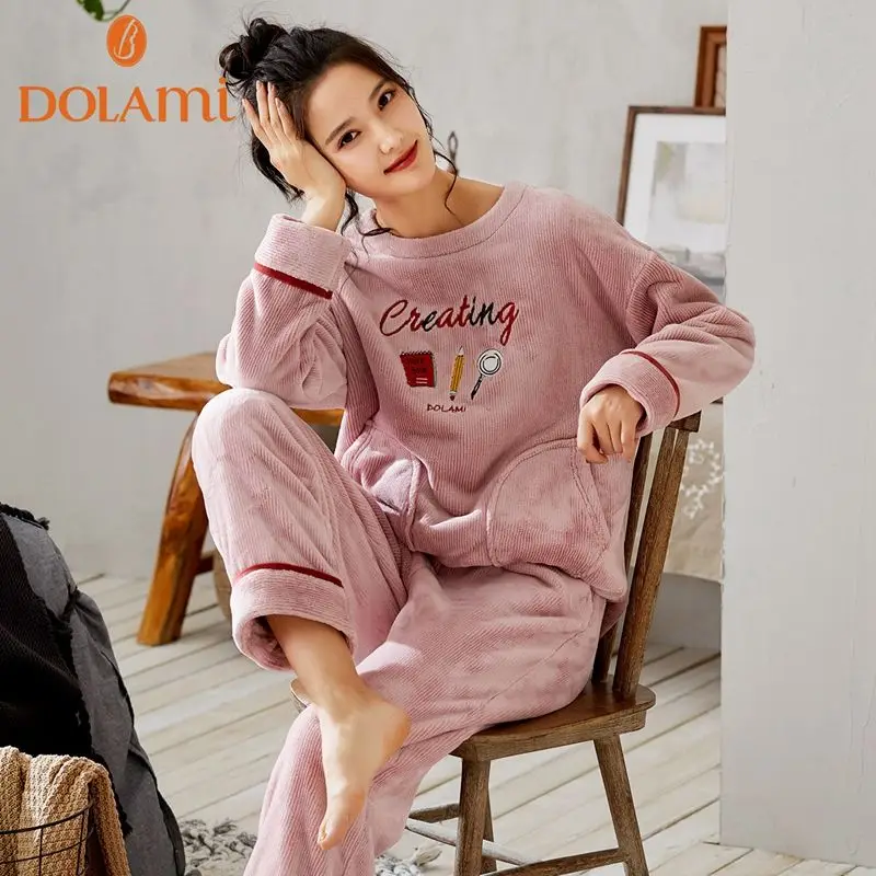 New 2020 Cute Pajamas Women Winter Flannel Long-sleeved Thickening Plus Velvet Coral Fleece Autumn and Winter Home Service Suit 
New 2020 Cute Pajamas Women Winter Flannel Long-sleeved Thickening Plus Velvet Coral Fleece Autumn and Winter Home Service Suit