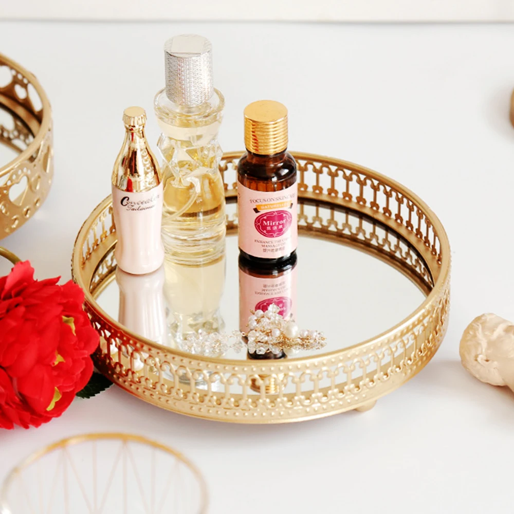Gold Exquisite Jjewelry Storage Tray Bedroom Glass Mirror Base Beauty Storage Tray Desktop Cosmetic Decoration Finishing Plate 
Gold Exquisite Jjewelry Storage Tray Bedroom Glass Mirror Base Beauty Storage Tray Desktop Cosmetic Decoration Finishing Plate