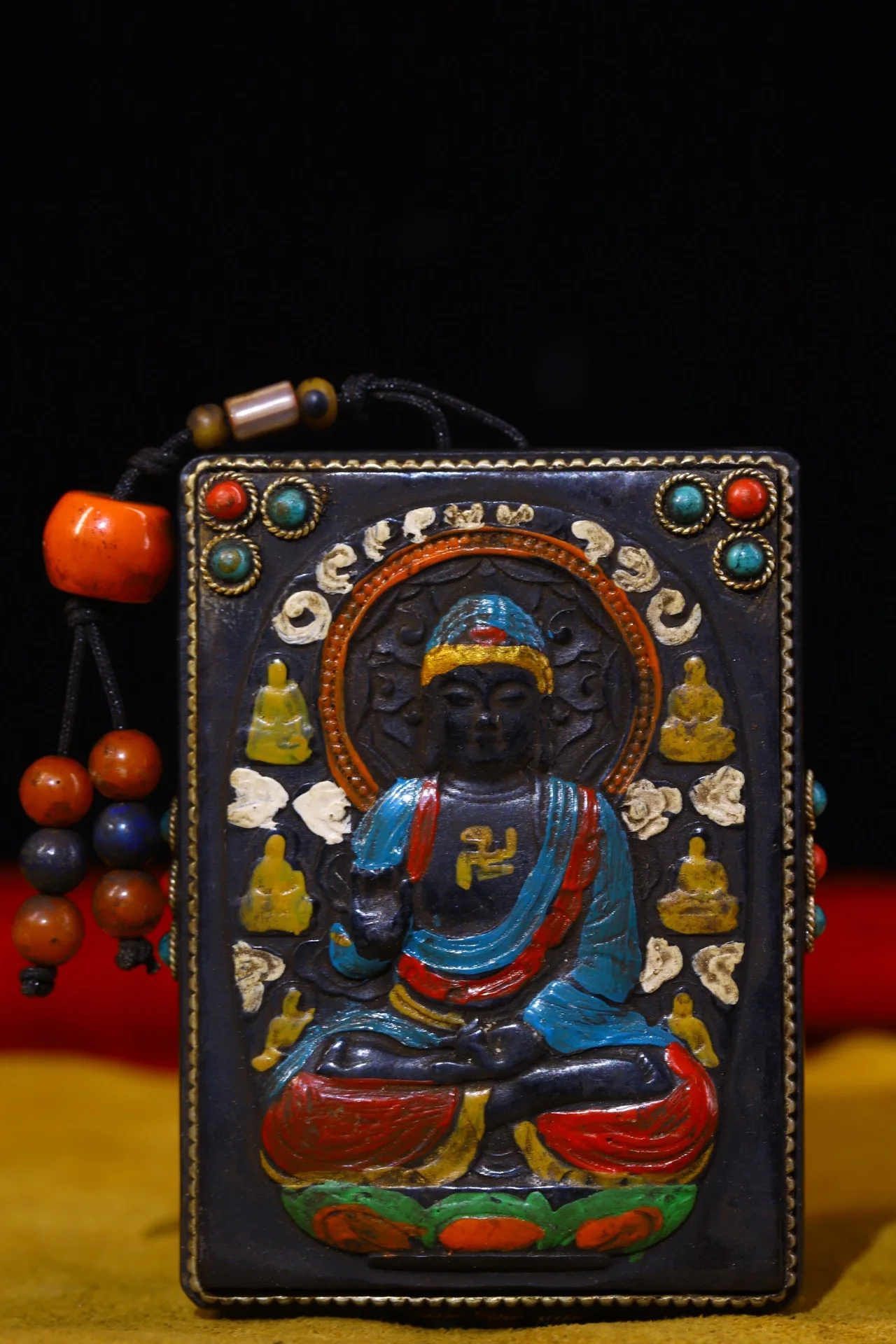 3"Tibet Temple Collection Old Natural Horns Filigree mosaic Gem Dzi Bead Shakyamuni Buddha Amulet Pendant Town House Exorcism
3"Tibet Temple Collection Old Natural Horns Filigree mosaic Gem Dzi Bead Shakyamuni Buddha Amulet Pendant Town House Exorcism