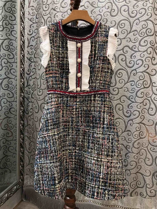 Early Autumn 2019 New Woman's Round Neck Fold Colourless Spliced Fabric Knitted Sleeveless A-Swing Dress 801
Early Autumn 2019 New Woman's Round Neck Fold Colourless Spliced Fabric Knitted Sleeveless A-Swing Dress 801