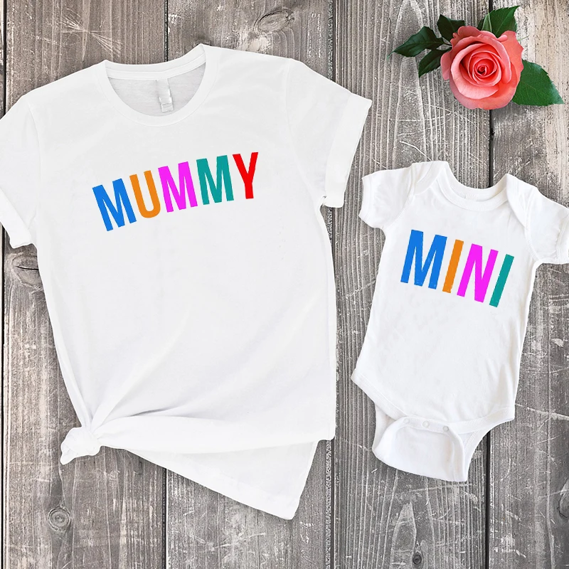 Tshirts Mom and Daughter Twinning Print Sets Matching Shirts Mother and Child Family Matching Clothes 2020 Fashion Summer
Tshirts Mom and Daughter Twinning Print Sets Matching Shirts Mother and Child Family Matching Clothes 2020 Fashion Summer