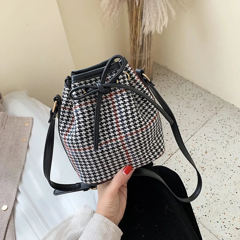 Western Style Fashion PU Leather Bucket Bag Women's 2019 New Style Korean-style Woolen Cloth Shoulder Bag Versatile Fashion Pull
Western Style Fashion PU Leather Bucket Bag Women's 2019 New Style Korean-style Woolen Cloth Shoulder Bag Versatile Fashion Pull