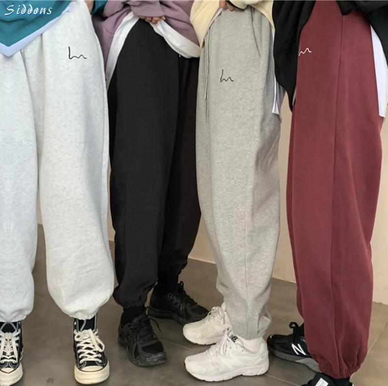 SIDDONS Tracksuit Pants Woman Stripes Velvet Thick Embroidery Fleece Pants Bottom Loose Tie Straight Leg Casual Sports Trousers
SIDDONS Tracksuit Pants Woman Stripes Velvet Thick Embroidery Fleece Pants Bottom Loose Tie Straight Leg Casual Sports Trousers