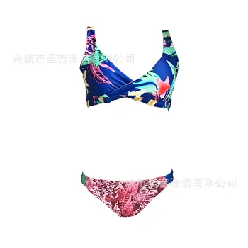 Sweet European and American Swimsuit with Green Leaf Feather and Leopard Mark Separation Slender Sexy Bikini Swimsuit
Sweet European and American Swimsuit with Green Leaf Feather and Leopard Mark Separation Slender Sexy Bikini Swimsuit