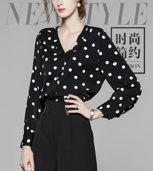 Western style French v-neck wave point temperament chiffon shirt girl spring vintage black European goods long sleeve blouse 
Western style French v-neck wave point temperament chiffon shirt girl spring vintage black European goods long sleeve blouse