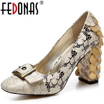 FEDONAS Fish Scale Decoration Women 2020 Button Square Heels Pumps Square Toegenuine Leather New 2020 Pring Shoes Woman
FEDONAS Fish Scale Decoration Women 2020 Button Square Heels Pumps Square Toegenuine Leather New 2020 Pring Shoes Woman