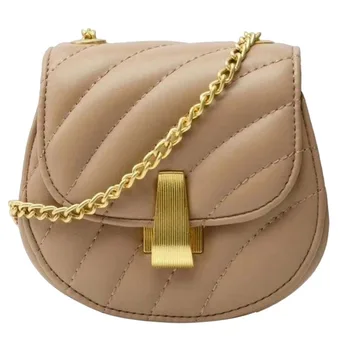 2019 New Oblique Slunger Small Square Pack New Single Shoulder Bag Saddle Pack Simple Fashion Chain Bag 
2019 New Oblique Slunger Small Square Pack New Single Shoulder Bag Saddle Pack Simple Fashion Chain Bag