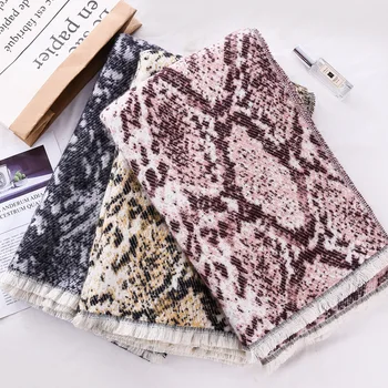 autumn and winter new-style cashmere-like snake and long-scarf European and American thickened warm super-heat-insulation
autumn and winter new-style cashmere-like snake and long-scarf European and American thickened warm super-heat-insulation