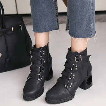Women Ankle Boots Black Leather Platform Zipper Short Martin Boots Fashion Plus Size High Heel Winter Autumn Women Shoes VT1384
Women Ankle Boots Black Leather Platform Zipper Short Martin Boots Fashion Plus Size High Heel Winter Autumn Women Shoes VT1384