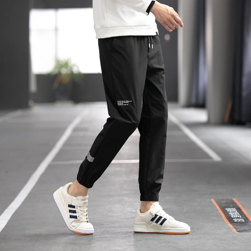 2020 New Cotton Men's Casual Pants Spring Summer Winter Men's Sweatpants Trousers Large Size Loose Straight Plus Velvet Trousers
2020 New Cotton Men's Casual Pants Spring Summer Winter Men's Sweatpants Trousers Large Size Loose Straight Plus Velvet Trousers