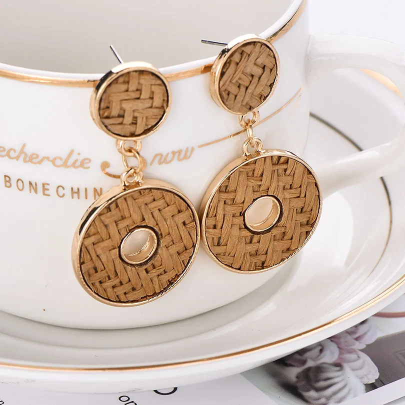 Korean Style Handmade Geometric Rattan Weave Chandelier Earrings For Women Boho Double Round Drop Dangle Earring Party Gifts
Korean Style Handmade Geometric Rattan Weave Chandelier Earrings For Women Boho Double Round Drop Dangle Earring Party Gifts