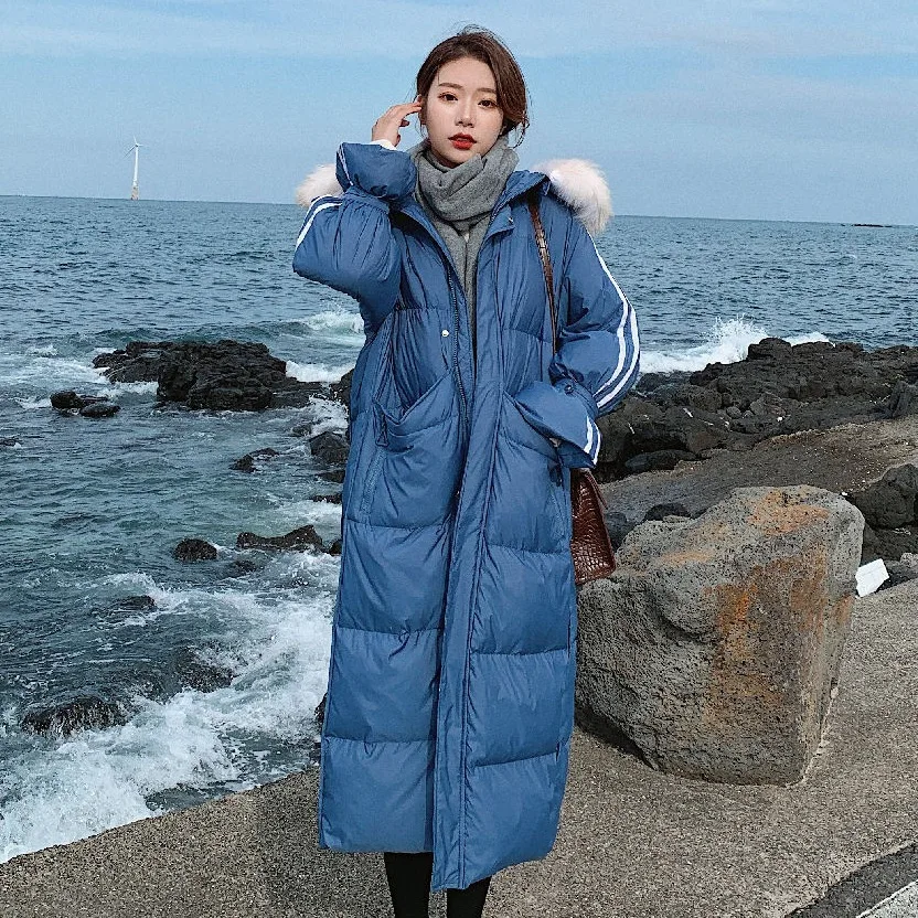 Photo Shoot CHIC Elegant Haze Blue over-the-Knee Long Hooded Large Fur Collar Contrast Color Webbing Bell Sleeve Cotton Coat Wom
Photo Shoot CHIC Elegant Haze Blue over-the-Knee Long Hooded Large Fur Collar Contrast Color Webbing Bell Sleeve Cotton Coat Wom