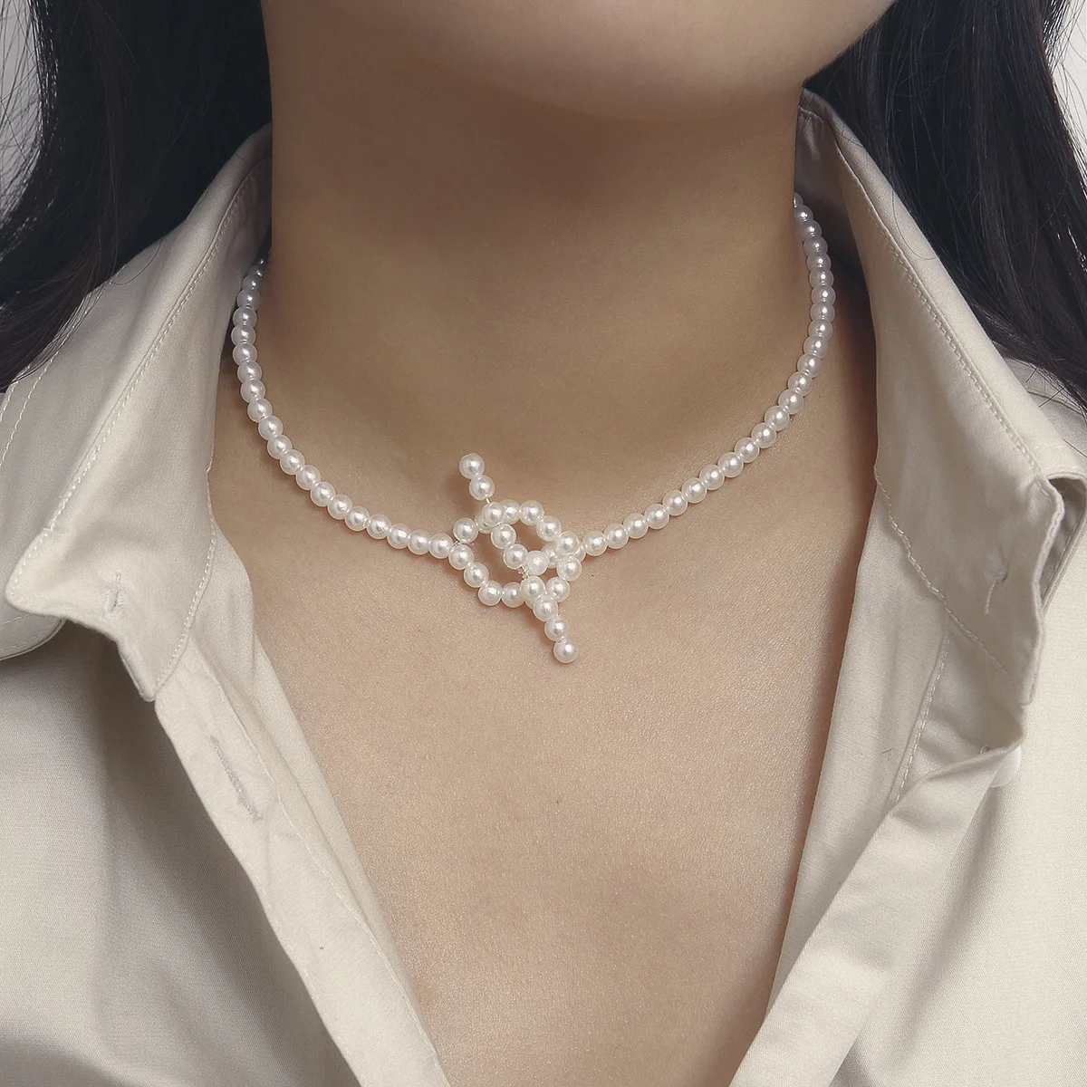 Sweet Imitation Pearl Necklaces Womens Geometric Single Layer Simple OT Clasp Creative Beads Choker Necklace Jewelry For Girls
Sweet Imitation Pearl Necklaces Womens Geometric Single Layer Simple OT Clasp Creative Beads Choker Necklace Jewelry For Girls