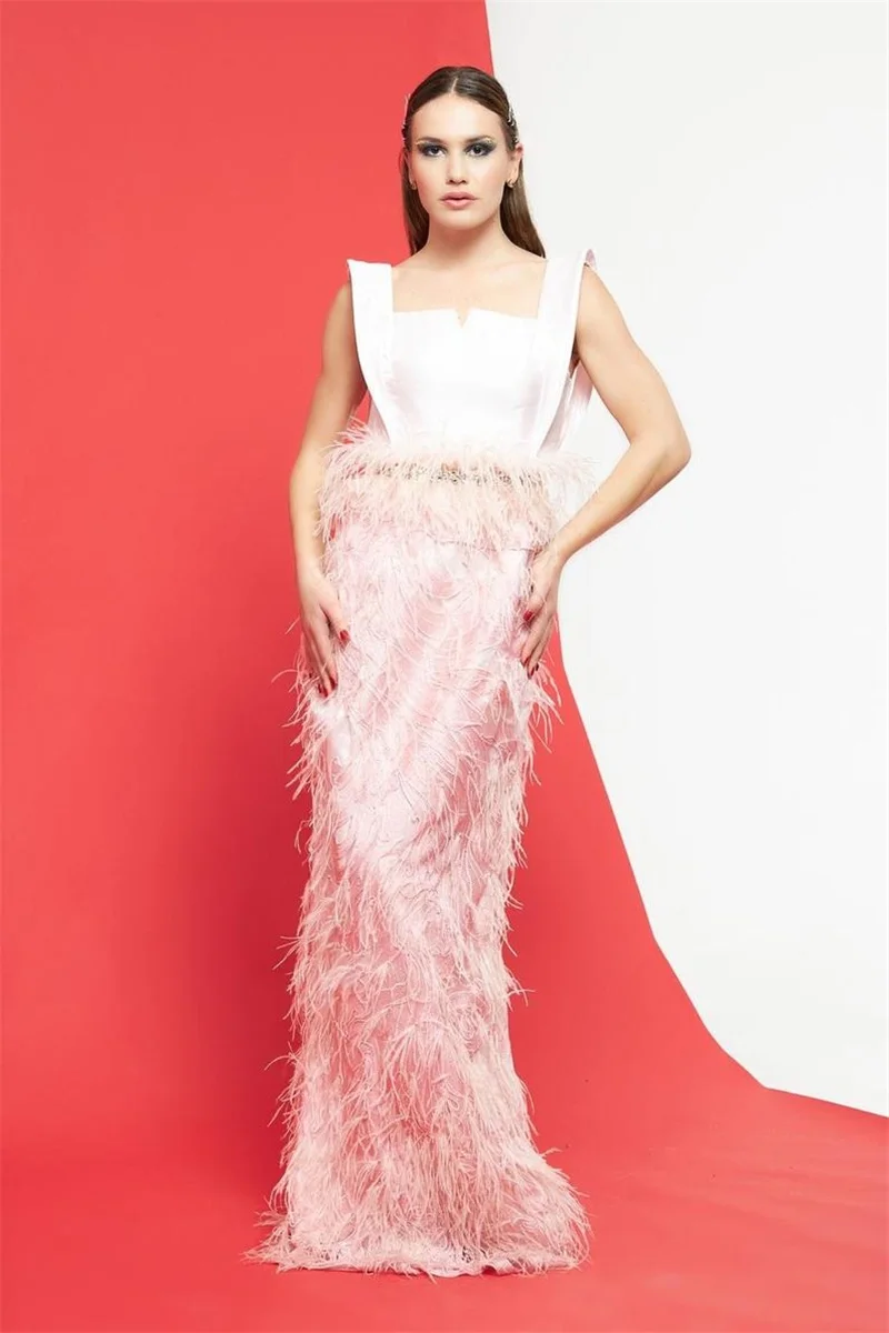 Женское вечернее платье без рукавов, с разрезом, на бретельках 
Женское вечернее платье без рукавов, с разрезом, на бретельках