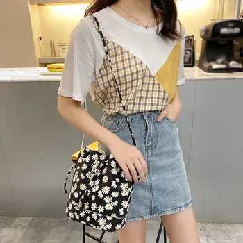 2020 Spring Women Small Transparent Tote Mesh Cloth Bag Daisy Embroidery Handbag High Quality Eco Fruit Bag Purse For Girls
2020 Spring Women Small Transparent Tote Mesh Cloth Bag Daisy Embroidery Handbag High Quality Eco Fruit Bag Purse For Girls