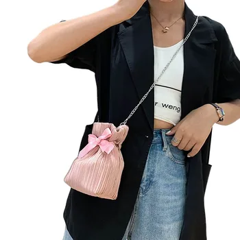 Chain Design Crossbody Bags For Women 2020 Fashion Pleated Shoulder Messenger Bag Lady Travel Handbags and Purses
Chain Design Crossbody Bags For Women 2020 Fashion Pleated Shoulder Messenger Bag Lady Travel Handbags and Purses