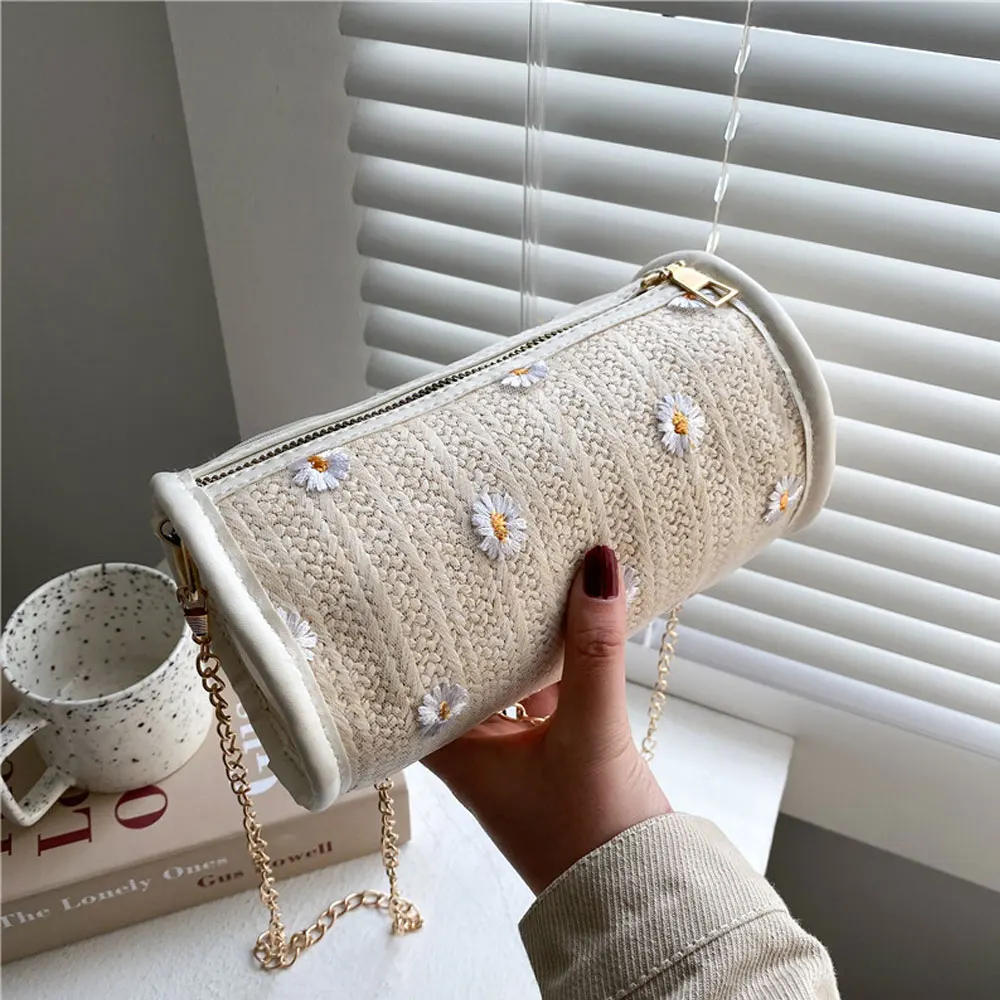 Повседневные соломенные сумки на плечо для женщин, Дамский мессенджер с маленькой маргариткой, Женский Повседневный клатч на цепочке
Повседневные соломенные сумки на плечо для женщин, Дамский мессенджер с маленькой маргариткой, Женский Повседневный клатч на цепочке