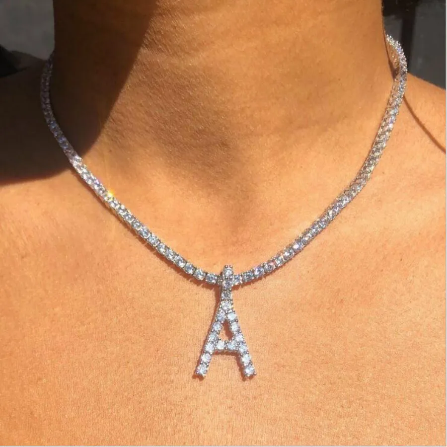 Фото Ожерелье с подвеской оригинальным алфавитом серебряного цвета ожерелья