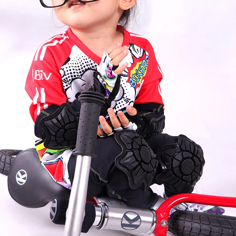 Spakct Sports Kneecaps Children Outdoor Riding Roller Skating Balance Car Bicycle Shatter-resistant Protective Clothing Men's
Spakct Sports Kneecaps Children Outdoor Riding Roller Skating Balance Car Bicycle Shatter-resistant Protective Clothing Men's