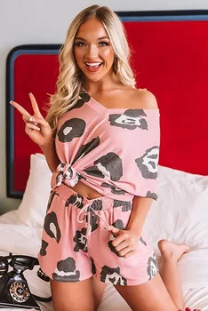 Pajama Sets for adult women Sleepwear Leopard Print Tie Dye Pyjamas Short Sleeve top+shorts Homewear Sleepwear Loungewear 
Pajama Sets for adult women Sleepwear Leopard Print Tie Dye Pyjamas Short Sleeve top+shorts Homewear Sleepwear Loungewear