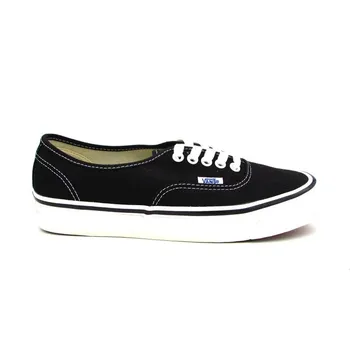 VANS SNEAKERS AUTHENTIC 44 right black white 83 NMR2 (40.5-black)
VANS SNEAKERS AUTHENTIC 44 right black white 83 NMR2 (40.5-black)