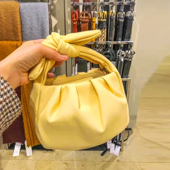 Small Pleated Solid Color PU Soft Leather Totes Hand Bags For Women 2020 Summer Lady Cloud Handbags Female Simple Totes Bags
Small Pleated Solid Color PU Soft Leather Totes Hand Bags For Women 2020 Summer Lady Cloud Handbags Female Simple Totes Bags
