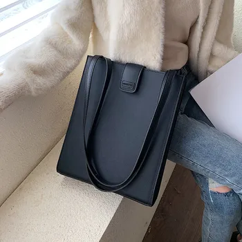 Female handbag pu leather women's Shoulder Bags Fashion wild Simple solid color Ladies totes shopping bag black
Female handbag pu leather women's Shoulder Bags Fashion wild Simple solid color Ladies totes shopping bag black