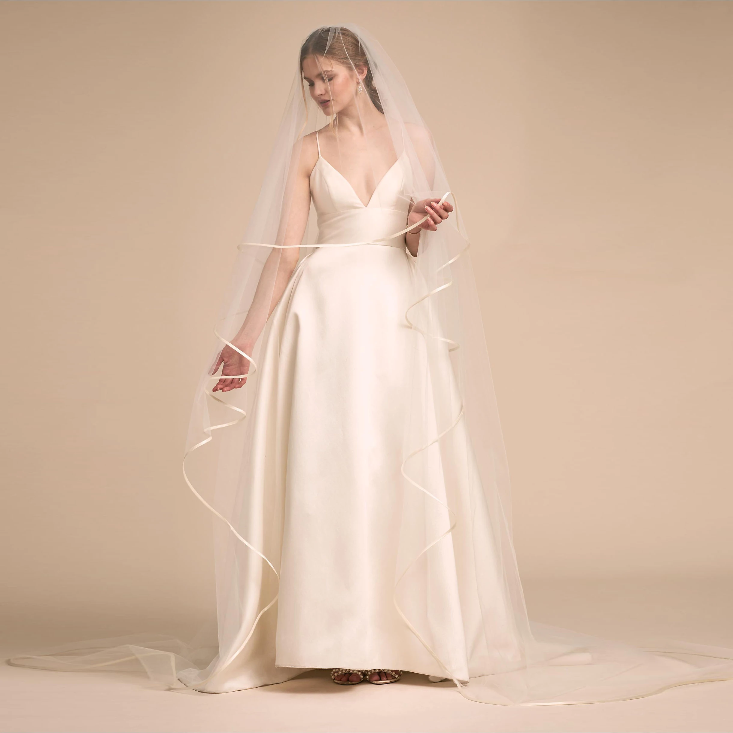 Elegant Wedding Veil Long 2019 Bridal Veils with Comb 2 Meters 2 Layer Ribbon Edge Wedding Accessories voile mariage
Elegant Wedding Veil Long 2019 Bridal Veils with Comb 2 Meters 2 Layer Ribbon Edge Wedding Accessories voile mariage