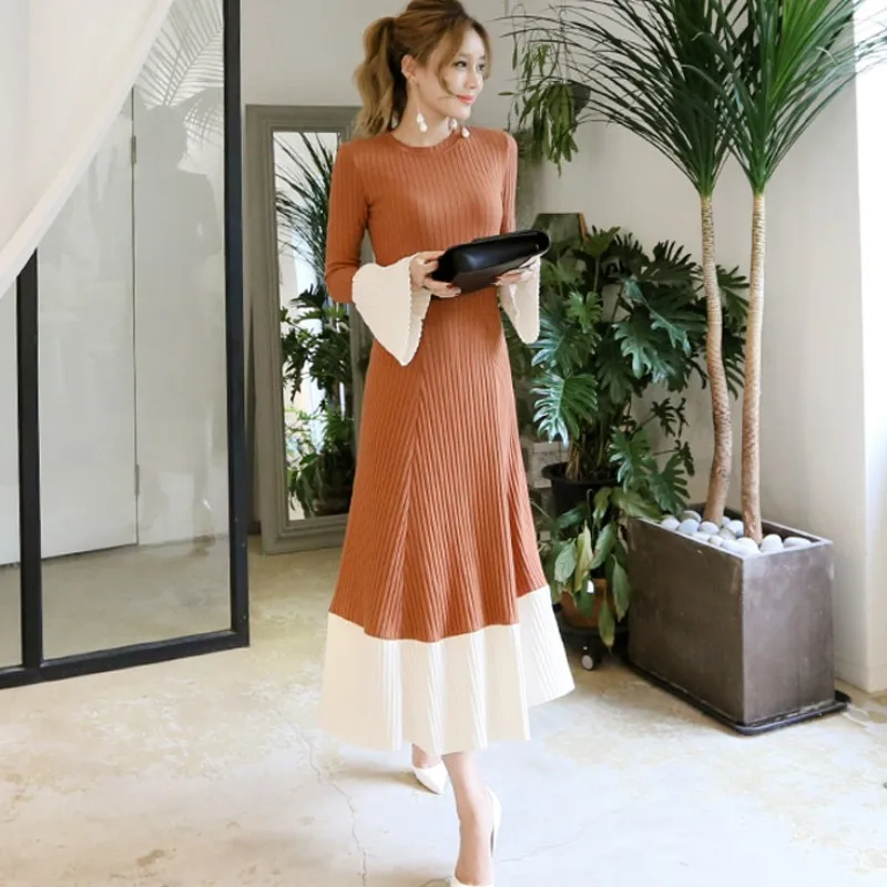 New 2019 Autumn Women's Flare Sleeve Long Dress Hit color Patchwork Big Swing Knitted Sweater Casual slim Dresses Vestidos
New 2019 Autumn Women's Flare Sleeve Long Dress Hit color Patchwork Big Swing Knitted Sweater Casual slim Dresses Vestidos