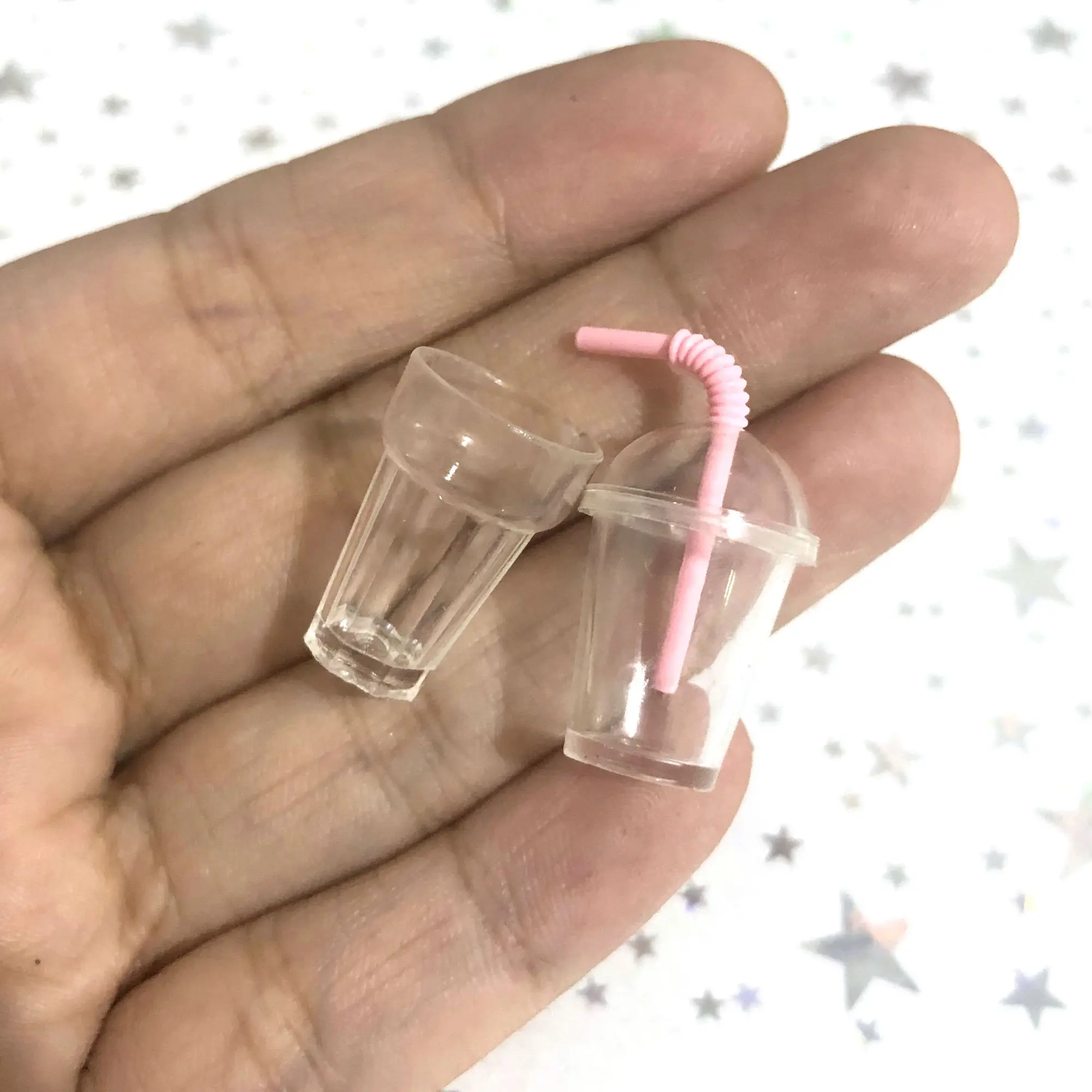 5pcs Dollhouse Miniature Milk Tea Cups Straws DIY Mini Food Craft Jewelry Charms Tableware Siwan Simulation Tools
5pcs Dollhouse Miniature Milk Tea Cups Straws DIY Mini Food Craft Jewelry Charms Tableware Siwan Simulation Tools