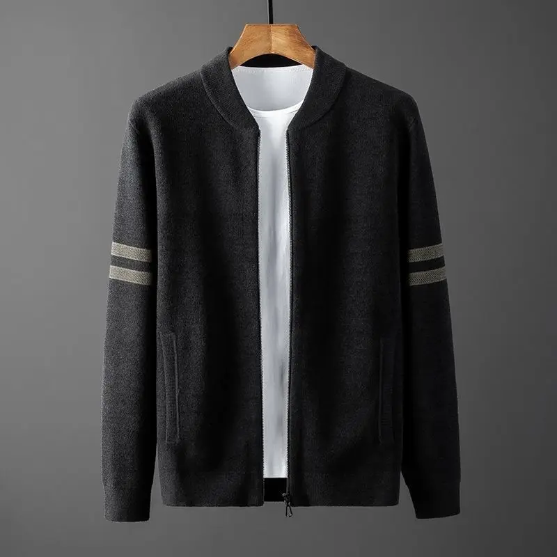 Men 's Cardigan Sweater Thin for Autumn and Winter Embroidered Outer Wear Sweater Autumn Coat Hong Kong Style Korean Style
Men 's Cardigan Sweater Thin for Autumn and Winter Embroidered Outer Wear Sweater Autumn Coat Hong Kong Style Korean Style