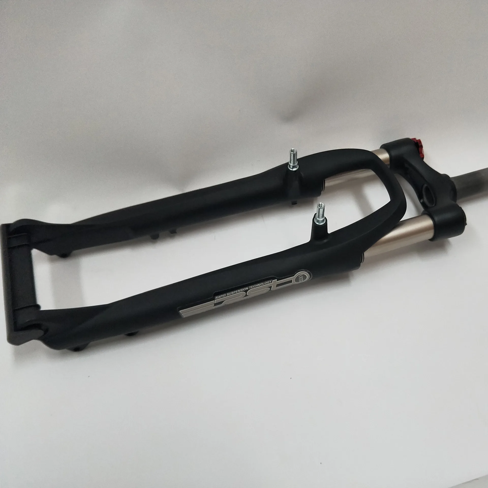 700C RST Adjustable Lock Wagon Front Damping Fork 700C Mountain Front Fork All Aluminium Alloy Front Fork
700C RST Adjustable Lock Wagon Front Damping Fork 700C Mountain Front Fork All Aluminium Alloy Front Fork