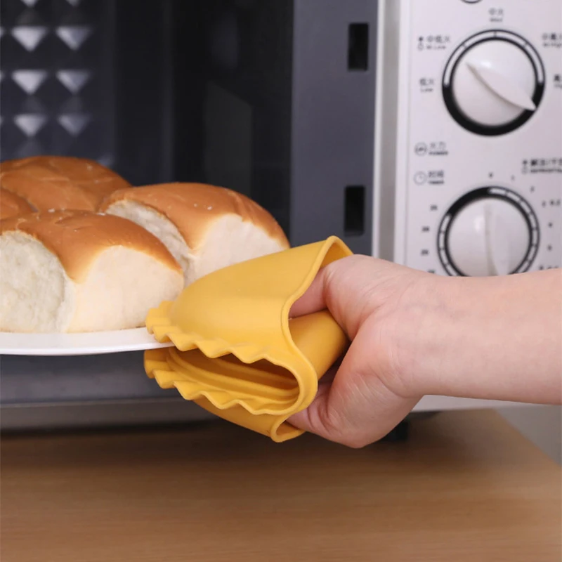 Фото Креативные силиконовые термостойкие перчатки для барбекю на кухне зажимы