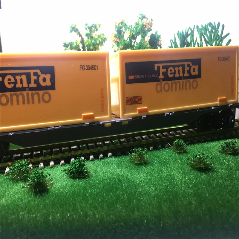 hotrain grassflock01