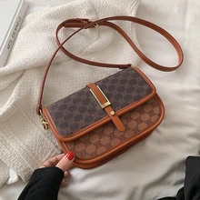 Retro Pattern Crossbody Messenger Flap Bag for Women 2021 PU Leather Brand Trends Shoulder Handbags Purses Female Designer
Retro Pattern Crossbody Messenger Flap Bag for Women 2021 PU Leather Brand Trends Shoulder Handbags Purses Female Designer