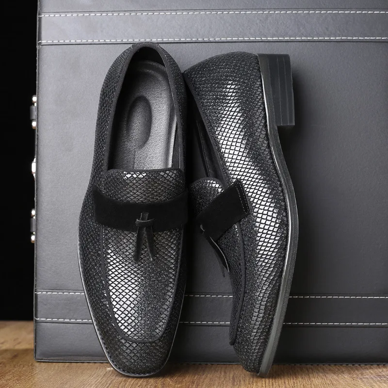 Plus Size loafer men shoes Personality Fashion Pointed Sequins leather men casual shoes Slip on man loafer Non-slip Men Shoes
Plus Size loafer men shoes Personality Fashion Pointed Sequins leather men casual shoes Slip on man loafer Non-slip Men Shoes