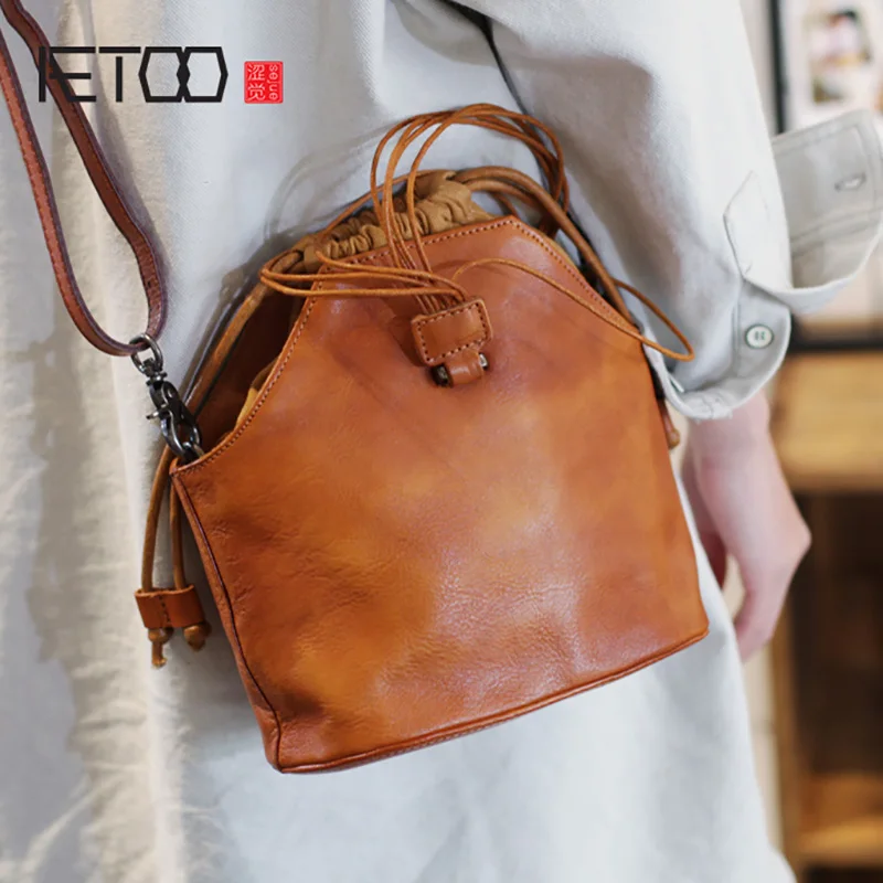 BJYL Literary Retro Sen Department simple leather bucket crossbody bag, Japanese pure cowhide handmade bag
BJYL Literary Retro Sen Department simple leather bucket crossbody bag, Japanese pure cowhide handmade bag