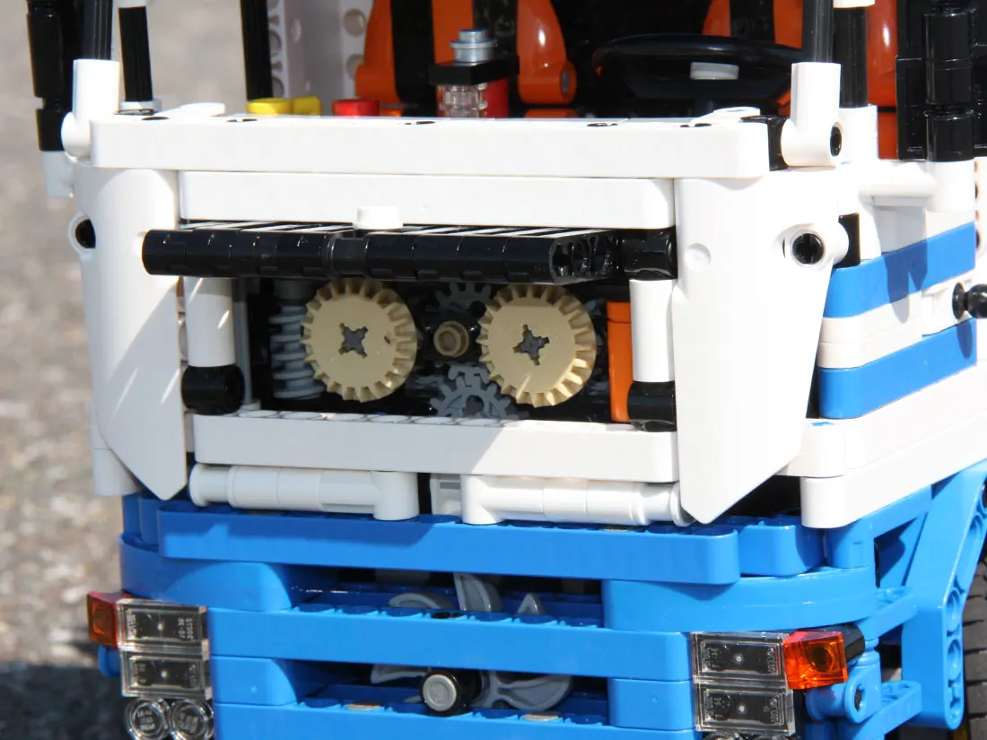 12901 MOC 12901 Silo Truck by Designer Han with 2811 pieces